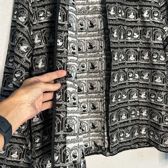 Chico’s Black Silver Silk Open Jacket Lady Vintage Cameo Print Artsy Museum - Picture 5 of 6